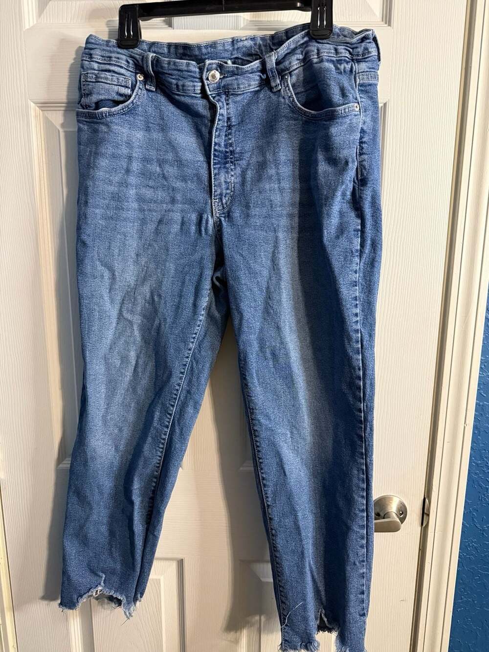 Time and Tru Womens Blue Denim High Rise Mom Jeans Raw Hem Size 16